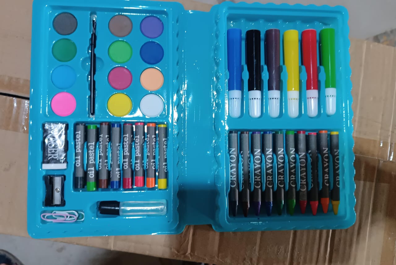 Complete 42-piece kids art set with multi-color markers and painting tools