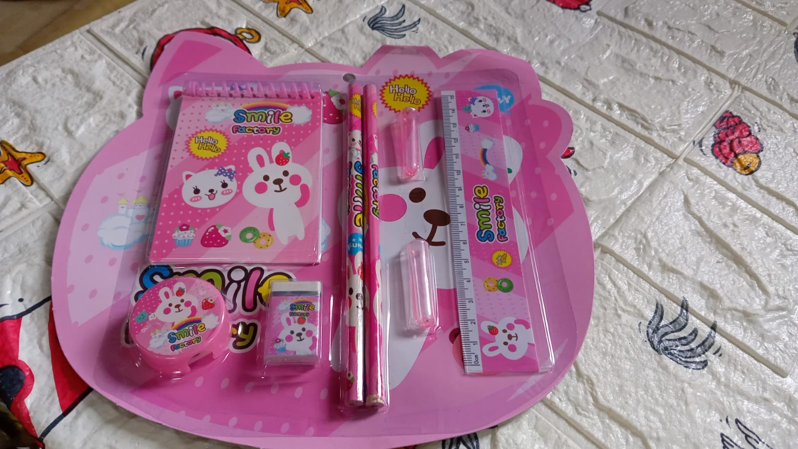 Back of the Kids Stationery Set packaging, showing product details and features.