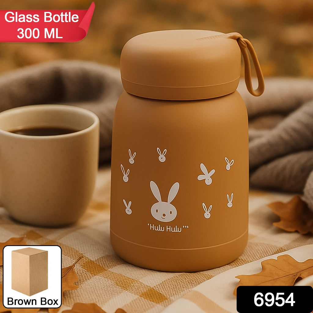 Close-up of the adorable rabbit illustration on the glass kids water bottle.