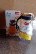 Oil and juice pourer bottle for spill-free liquid dispensing