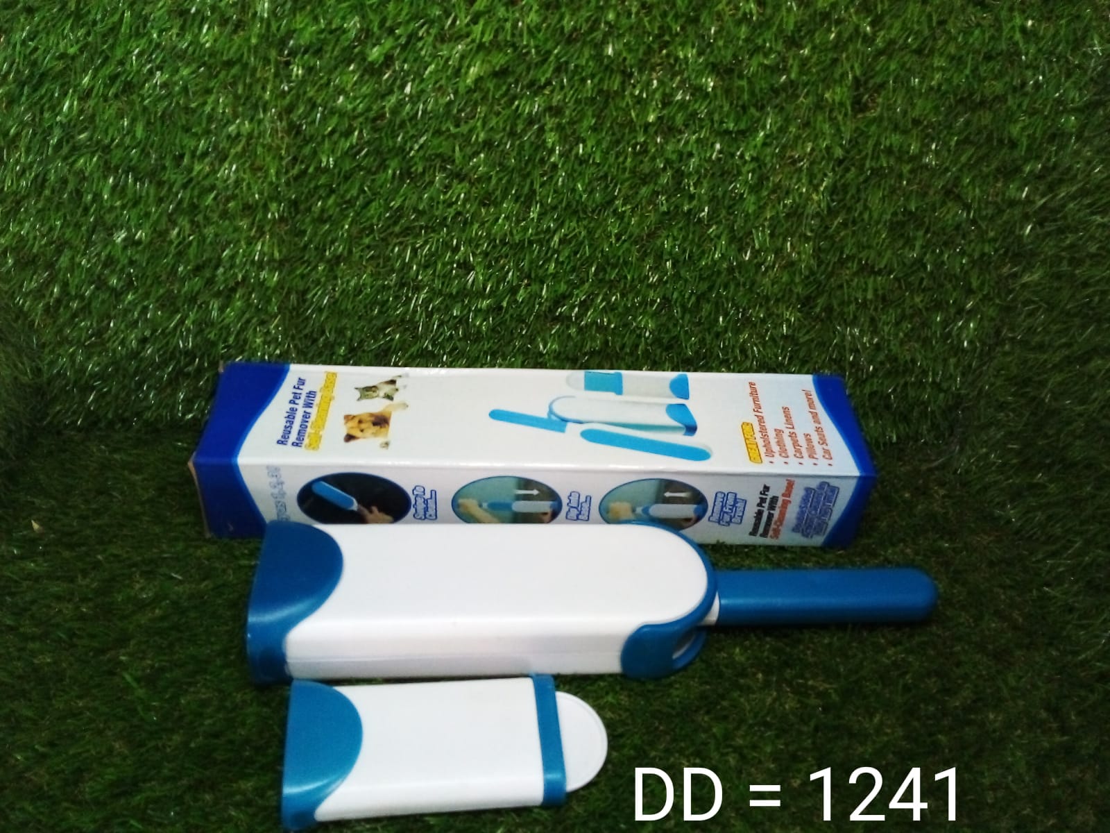Multi-purpose pet hair remover, suitable for various surfaces like clothing and furniture.