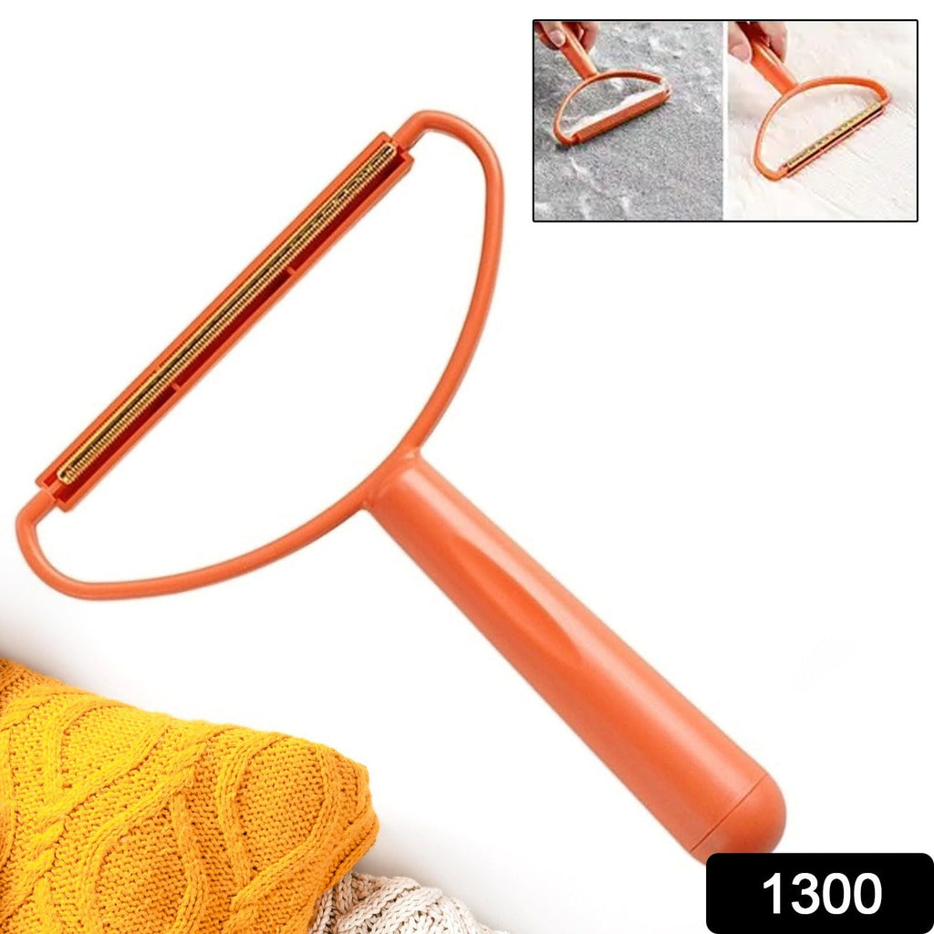 Close-up view of the lint remover's durable pure copper blade, perfect for removing pet hair.