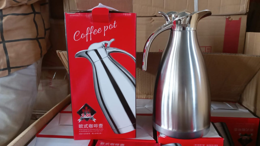 Large 2L vacuum insulated kettle jug, ideal for family gatherings.
