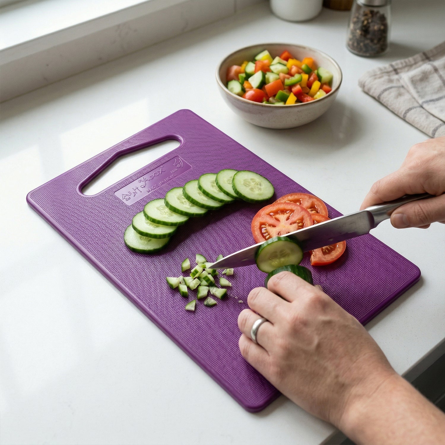 Durable and lightweight unbreakable cutting board ideal for kitchen use
