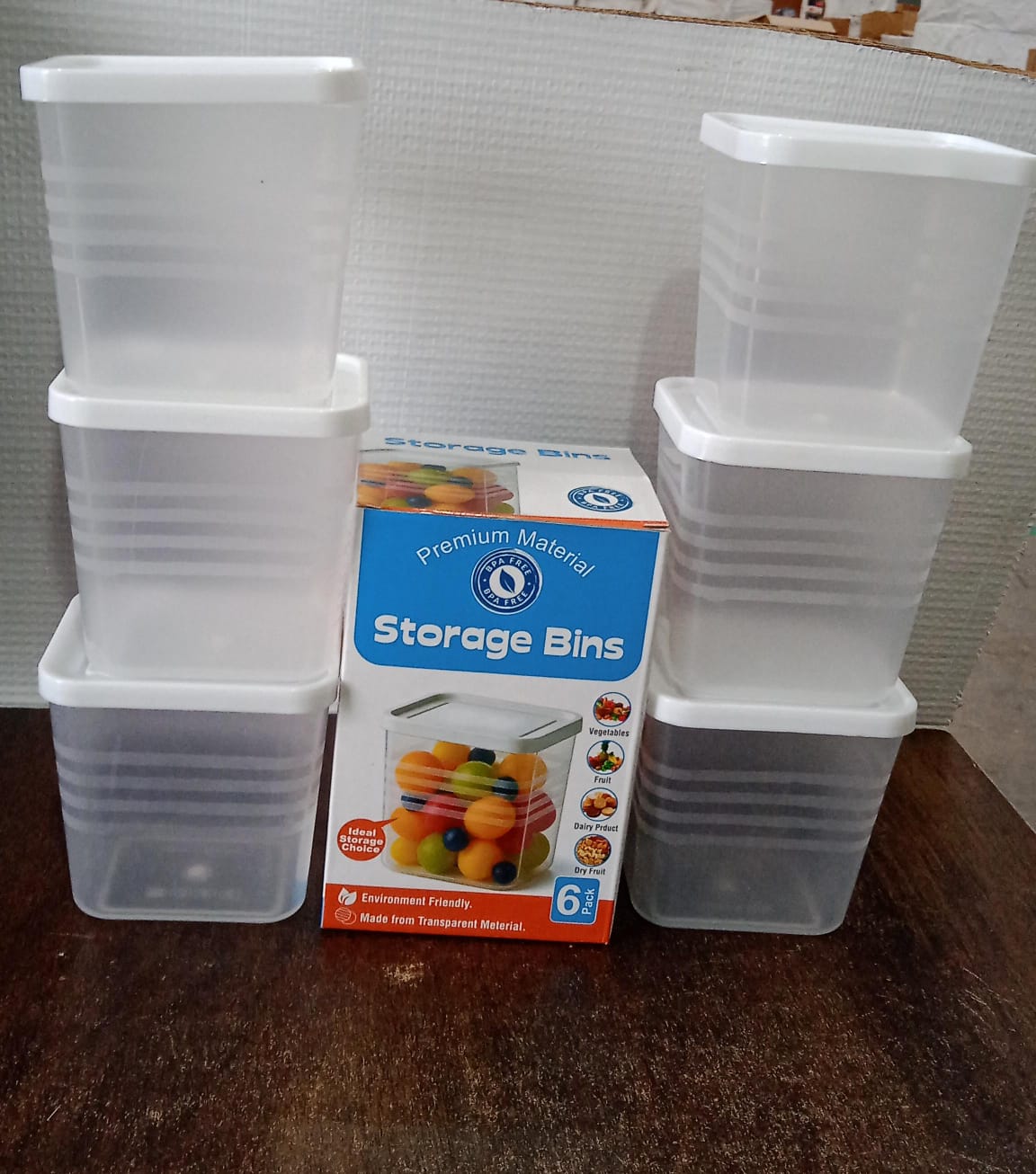 Reusable square plastic food storage containers suitable for grains and snacks