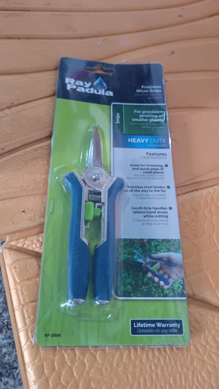 Packaging box of precision micro garden snip pruning scissors