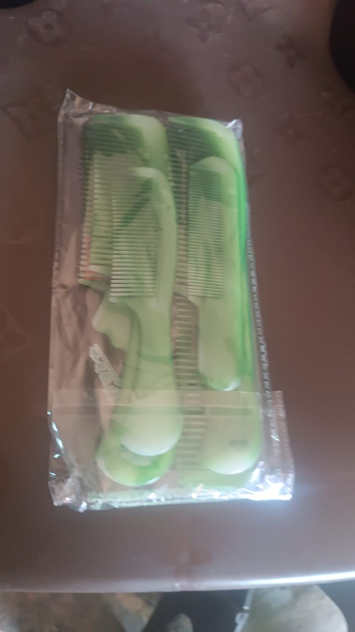 Complete vertical display of the 10-piece multipurpose hair comb set