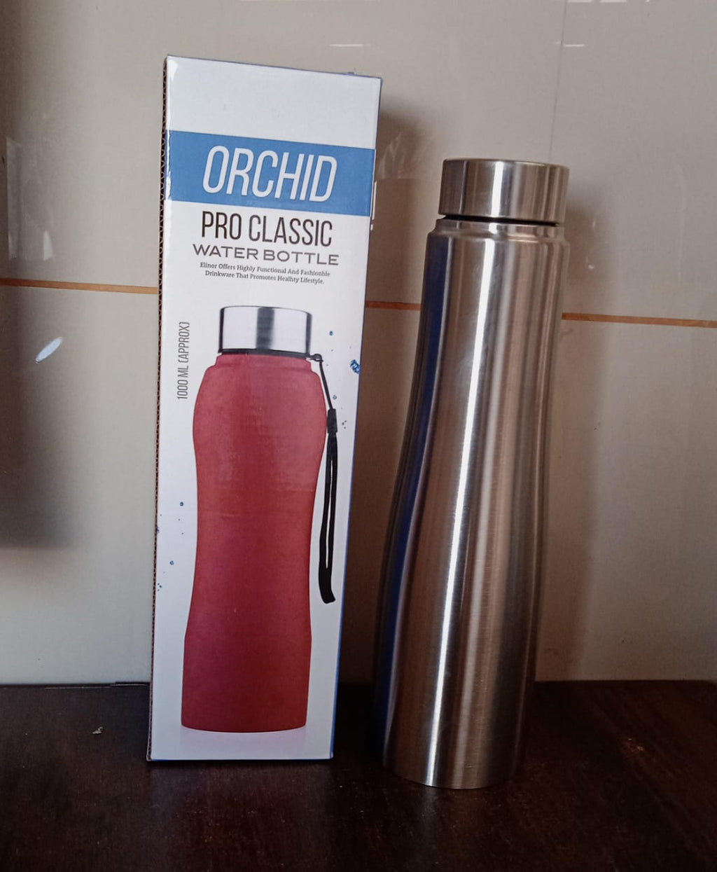 Portable stainless steel water bottle suitable for gym and outdoors