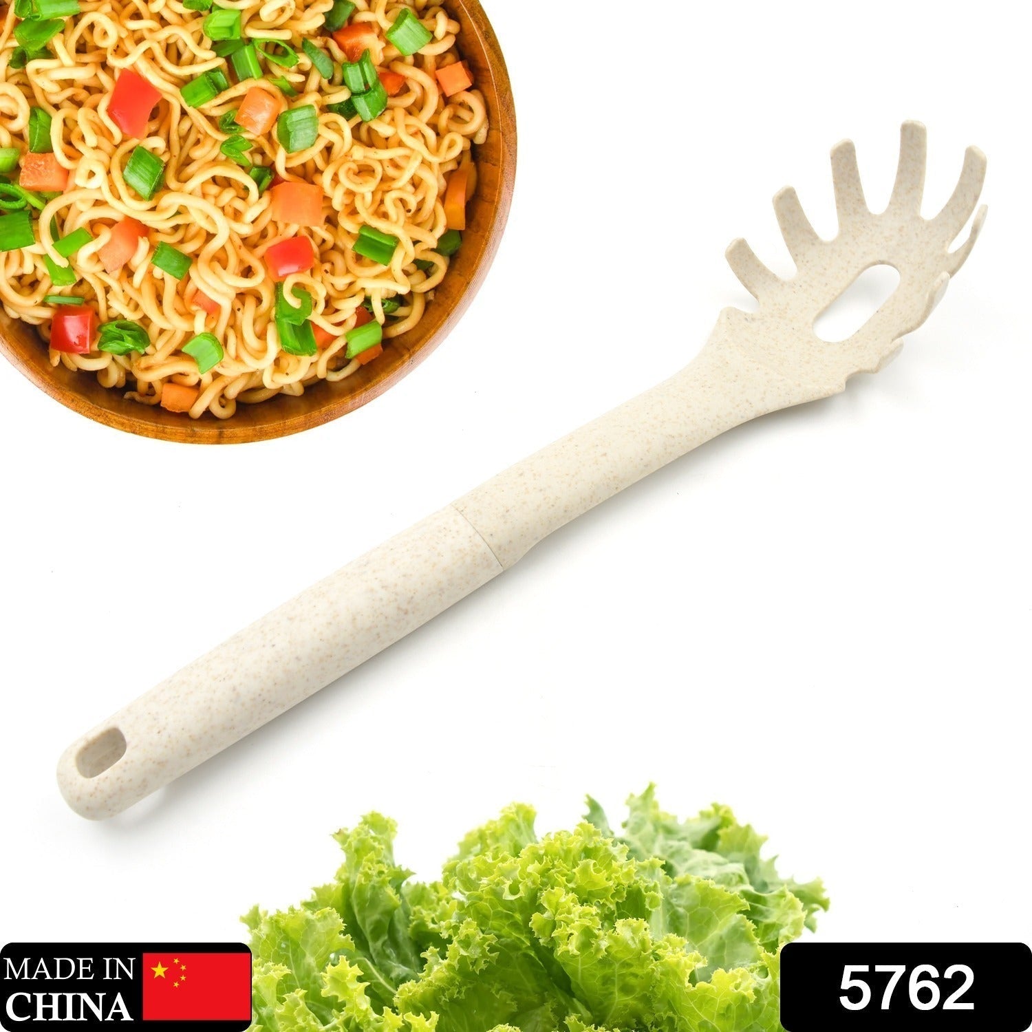 Close-up of the head of the non-stick pasta fork, showing its functional design for easy pasta serving.