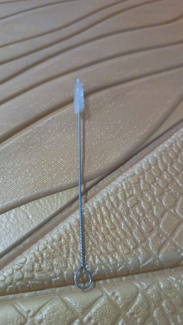 Packaging of Velvet Wipe straw cleaning brush showing key features