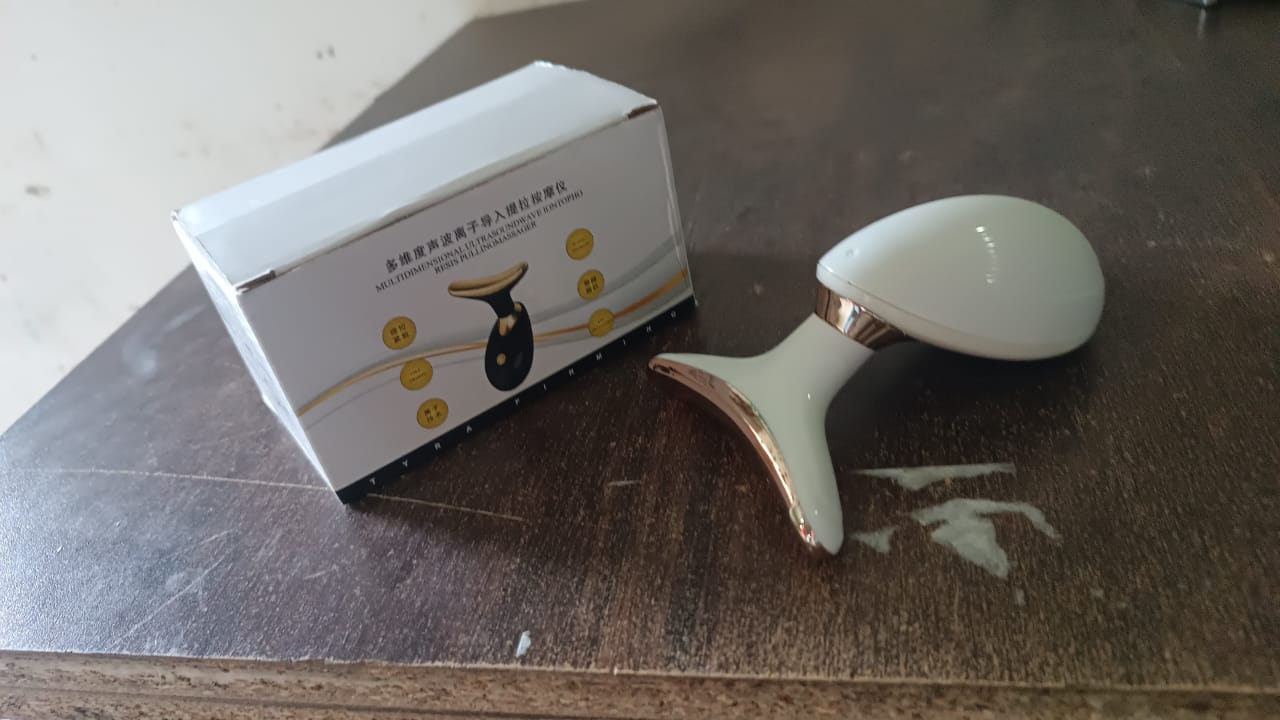 The Neck Face Massager packaging box, ensuring safe delivery.