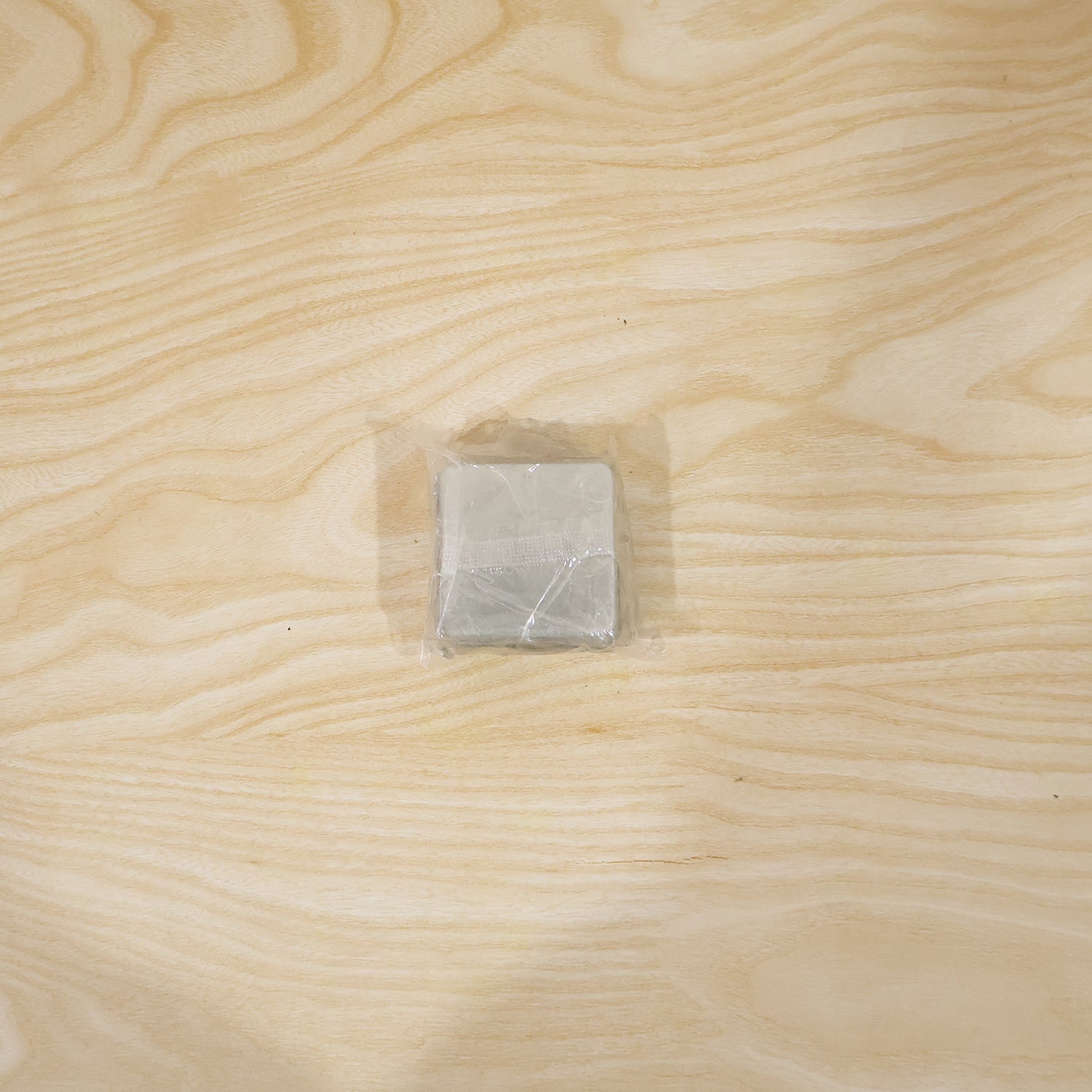 Packaging pouch of double side transparent adhesive gel pads