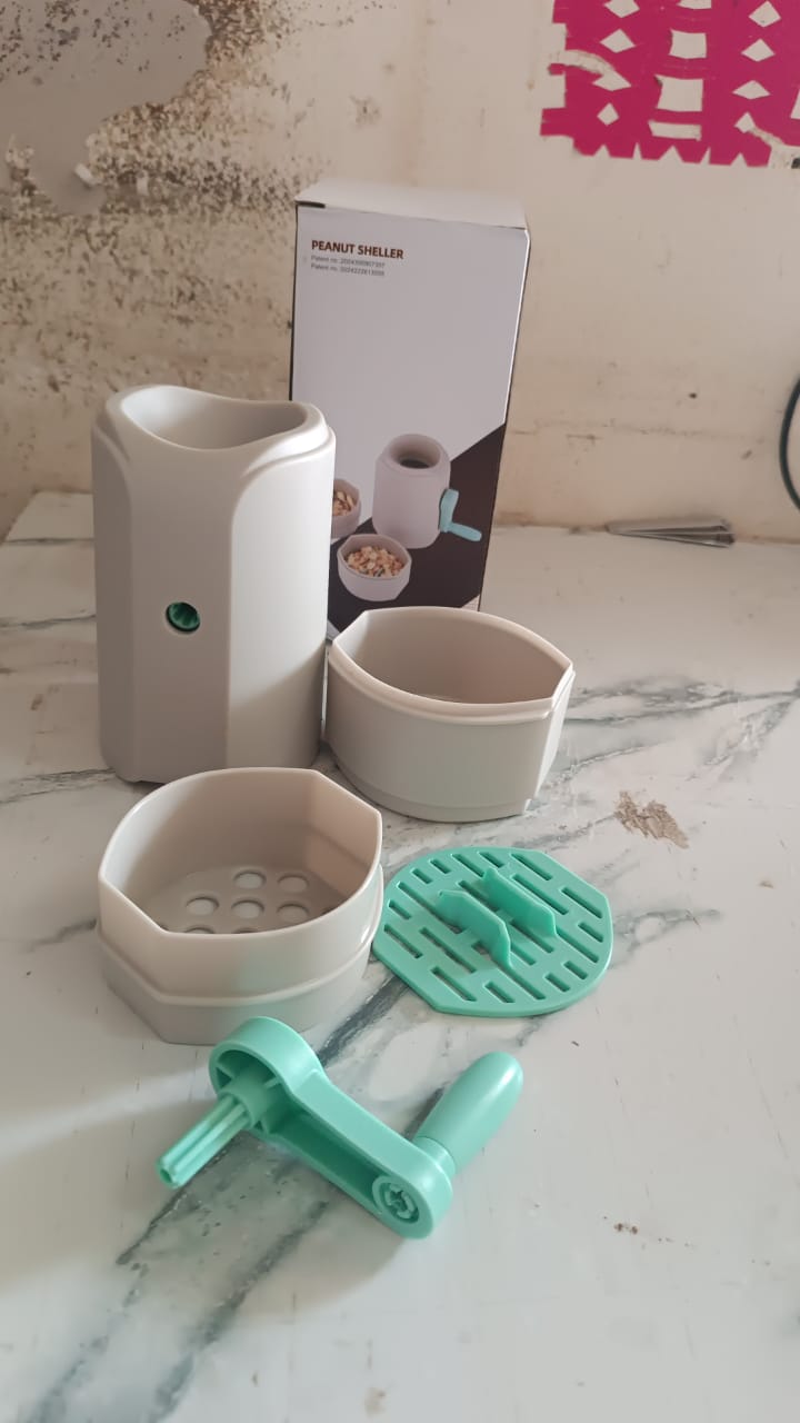 Packaging box for the manual peanut sheller machine.