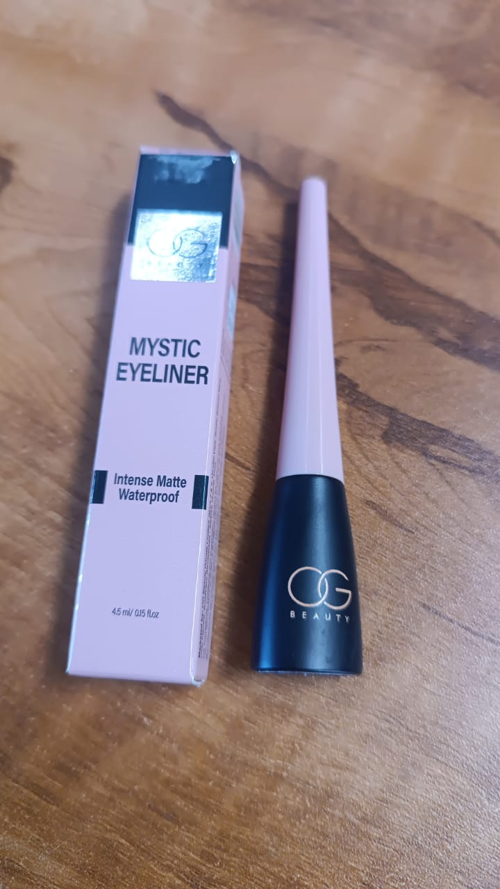 Stylish black eyeliner packaging for bold eye makeup looks
