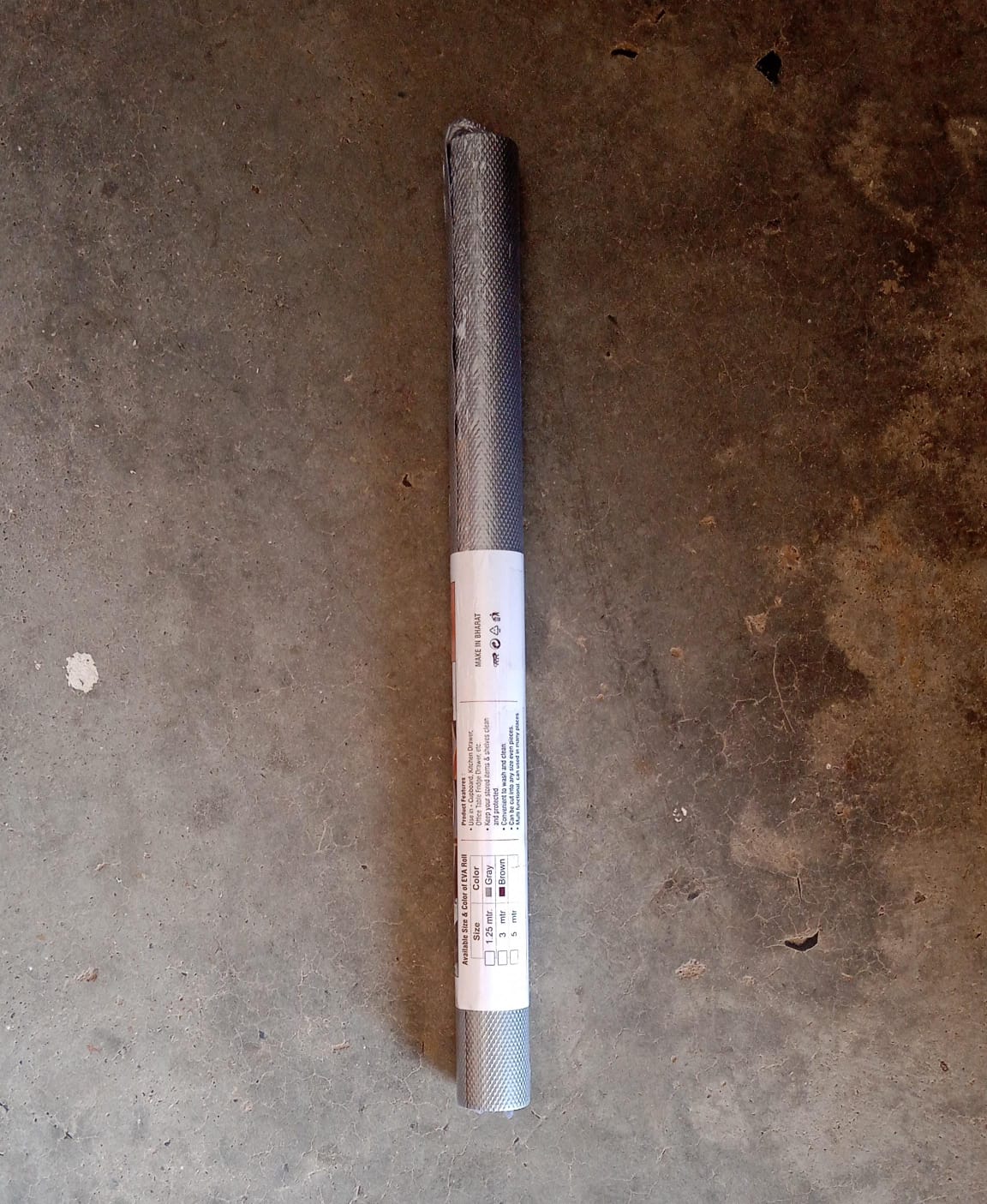 Kitchen surfaces organized with the Bathora anti-slip shelf liner for better hygiene.