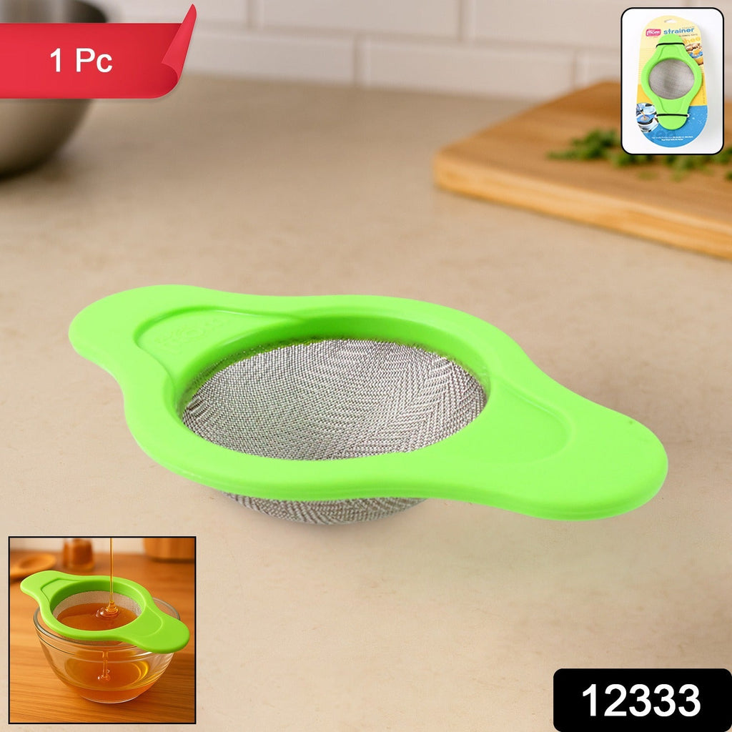 Kitchen strainer featuring dual handles for firm grip and stability
