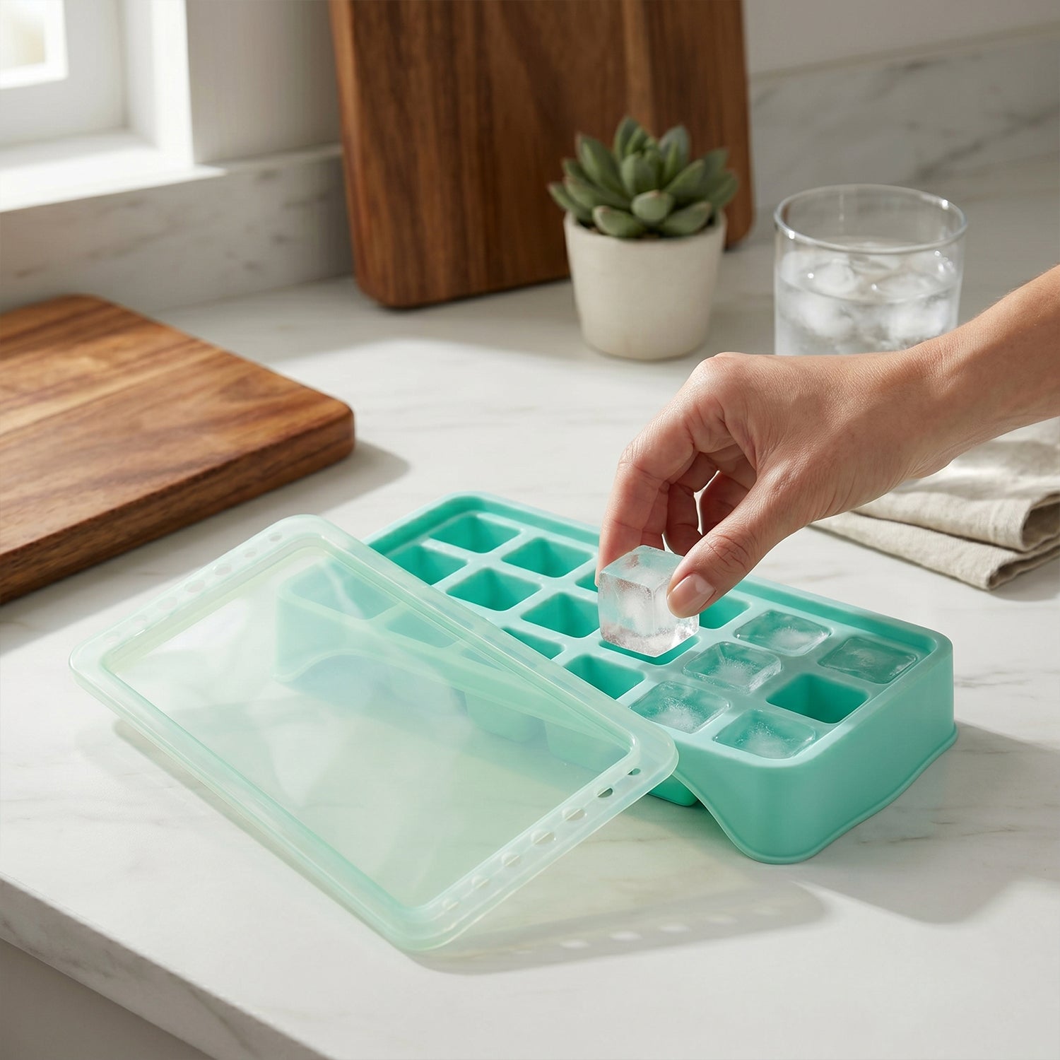 Pop-up ice cube maker tray for drinks and parties