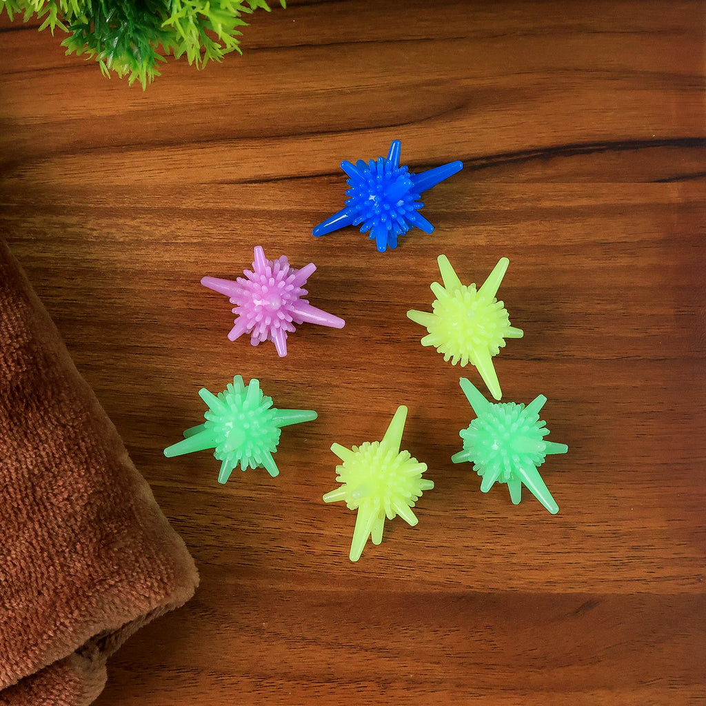 Reusable laundry balls inside washing machine drum for lint and wrinkle control
