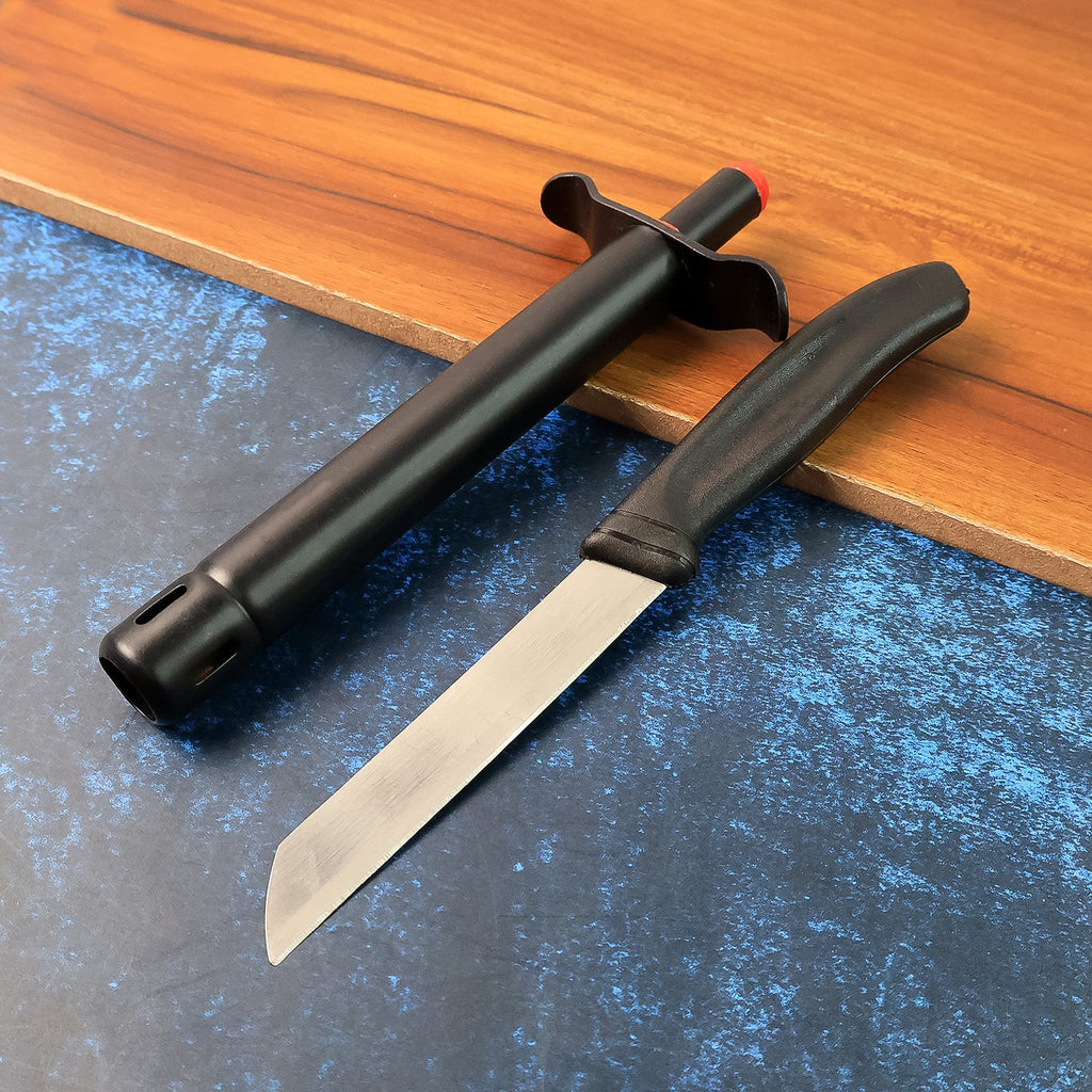 Sharp stainless steel kitchen utility knife in kitchen knife combo set