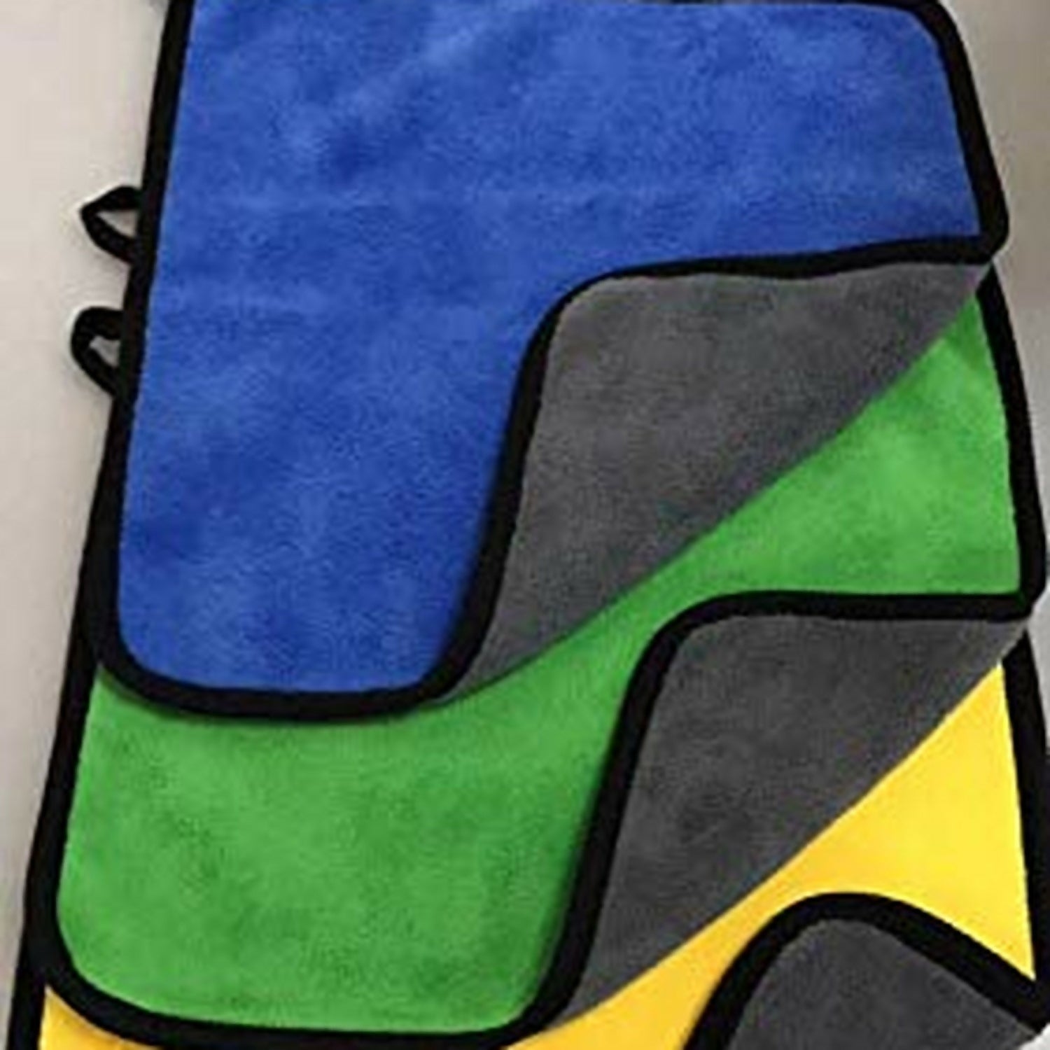 Alternate angle showing texture of microfiber cleaning cloth 40x30 cm