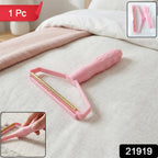 Fuzz remover tool handheld lint cleaner in hand