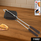 Detail of ribbed grill plates on Apex aluminium sandwich toaster for authentic grill marks