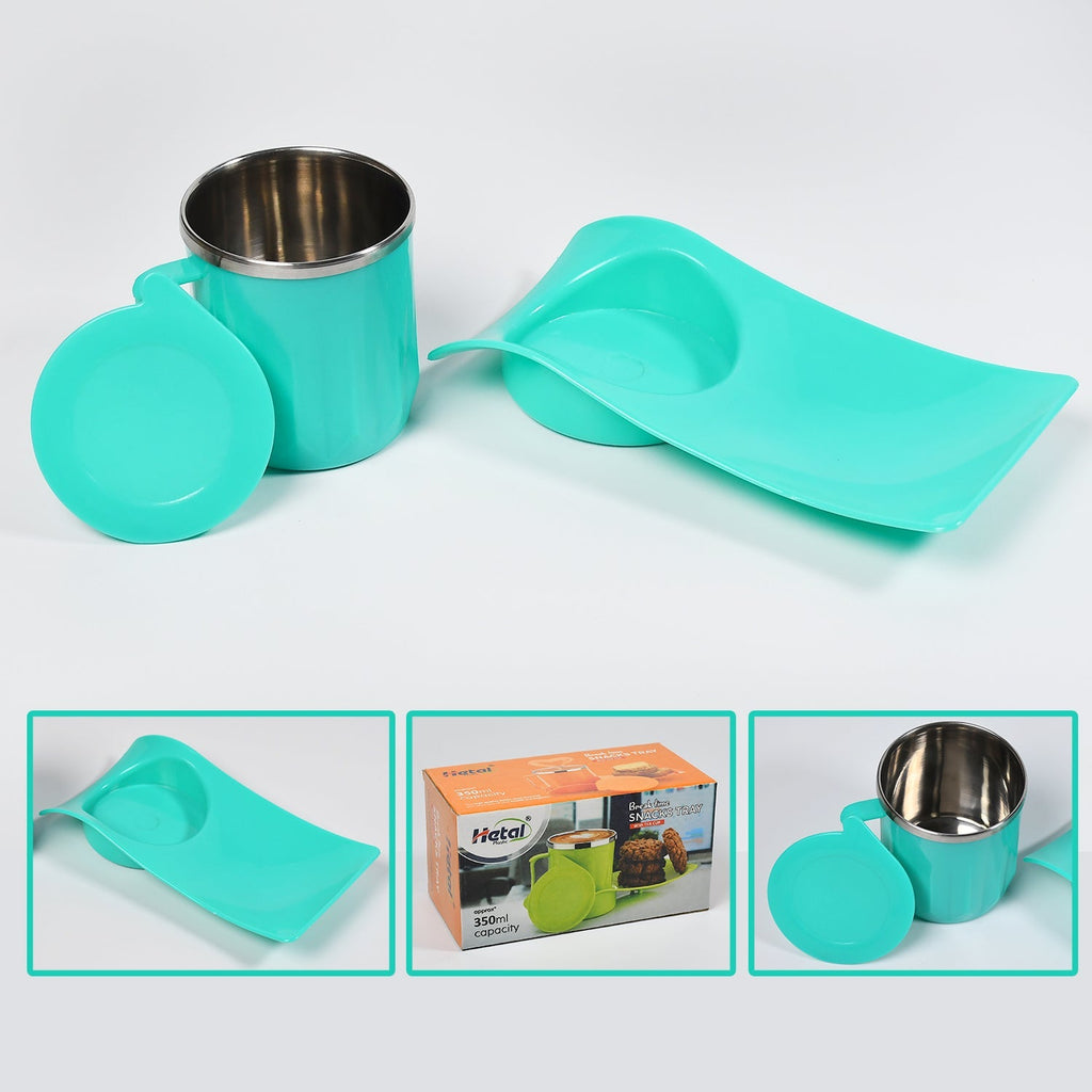 Detailed view of the 350ml stainless steel cup nestled in the snack tray.