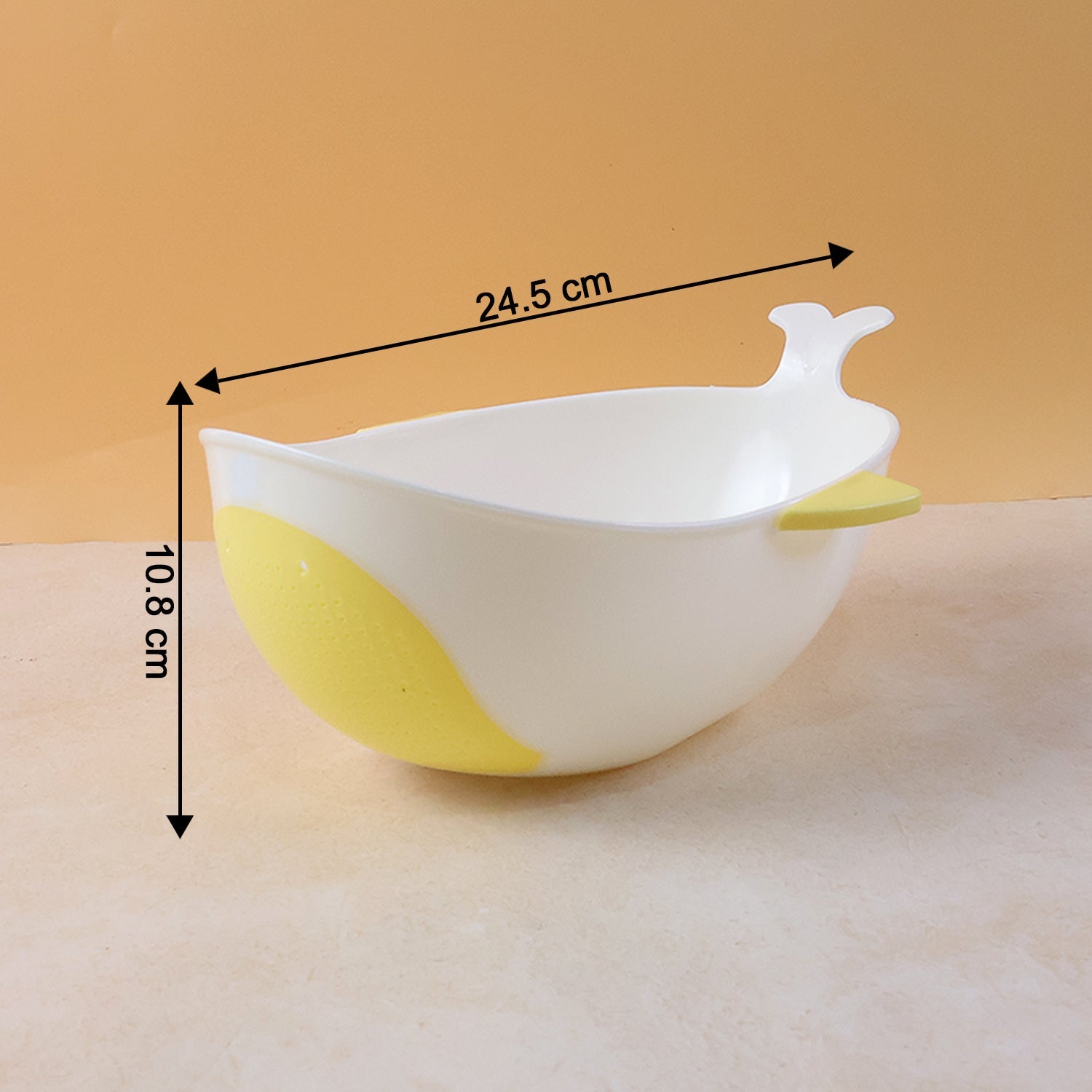 Efficient vegetable and fruit washing bowl with integrated draining system